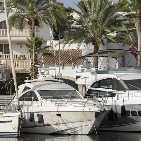 Marina View Porto Cari 24 Апартаменты *