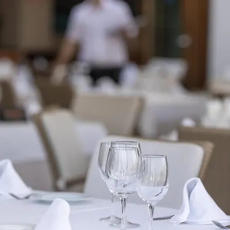 Marina View Porto Cari 24 Апартаменты *