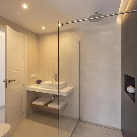 Marina View Porto Cari 24 Апартаменты